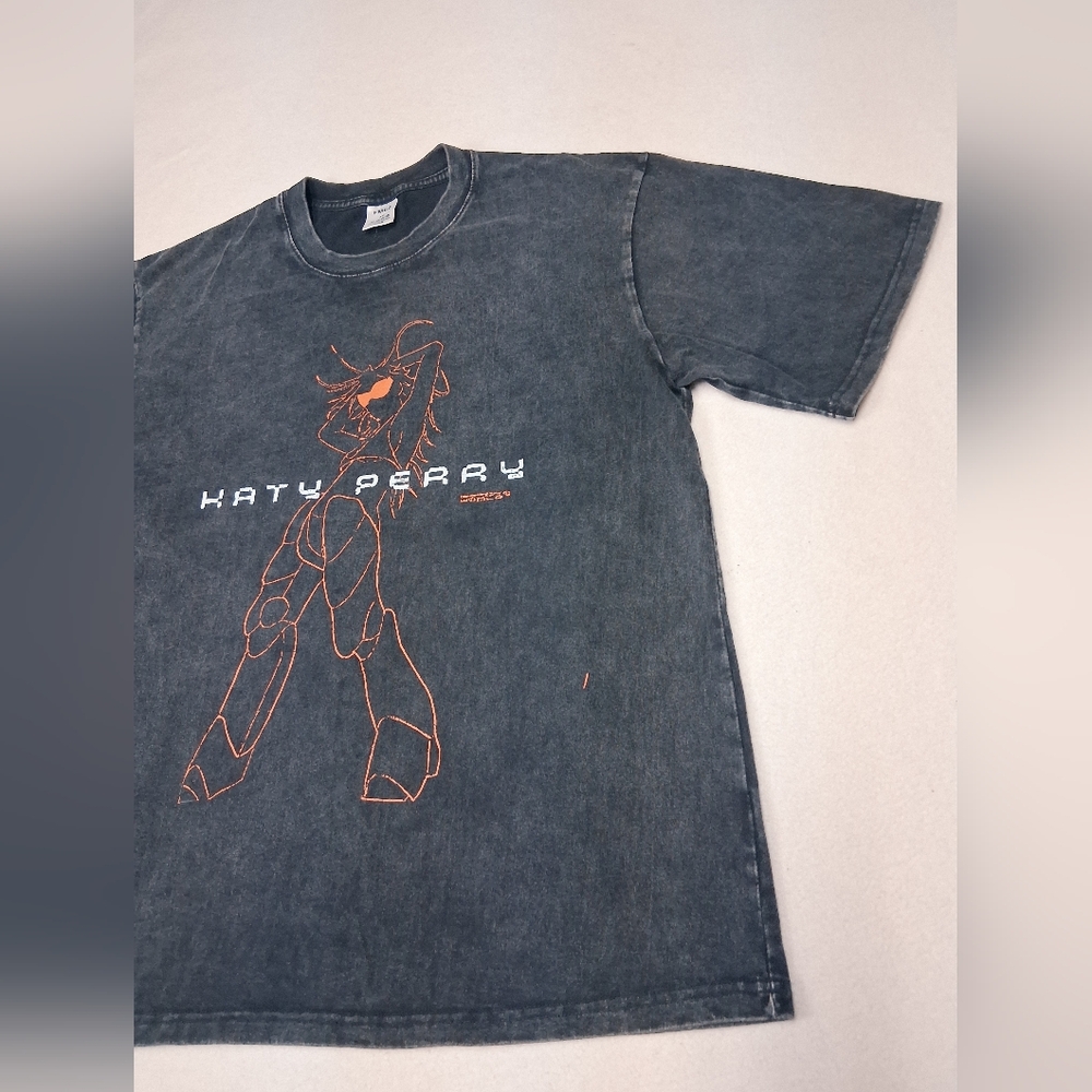 FMCZ Graphic T-Shirt in Gray and Orange - Picture 3 of 8